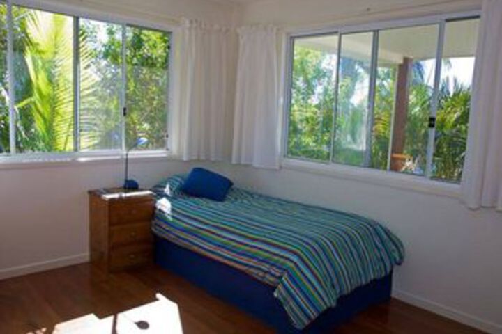 Room 6 of 16