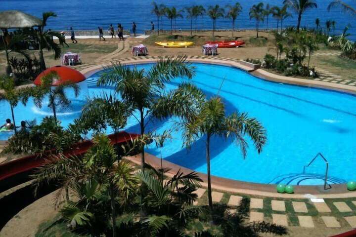 Hotel Pool