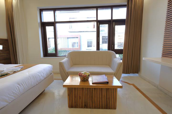 Room 14 of 63