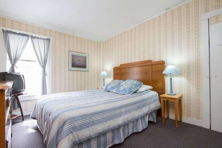 Room 104 of 165