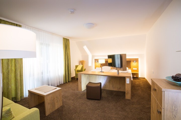 Room 5 of 36