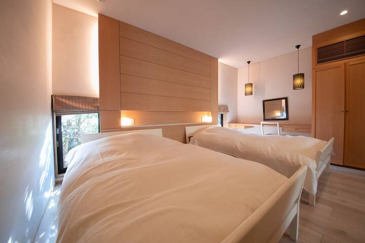 Room 19 of 115