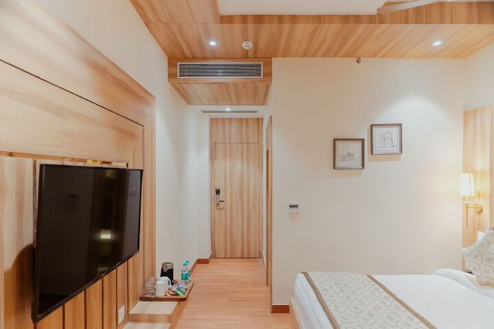 Room 9 of 27