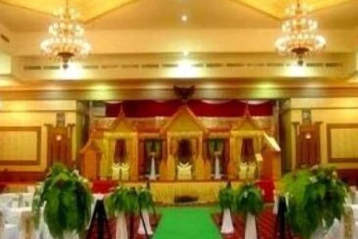 Ballroom/Hall 18 of 22