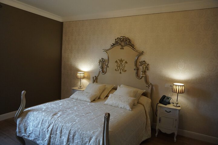 Room 2 of 35