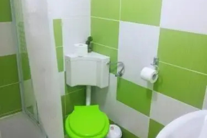 Room 6 of 7
