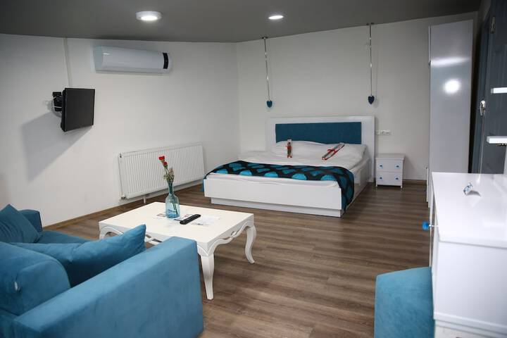 Room 4 of 41