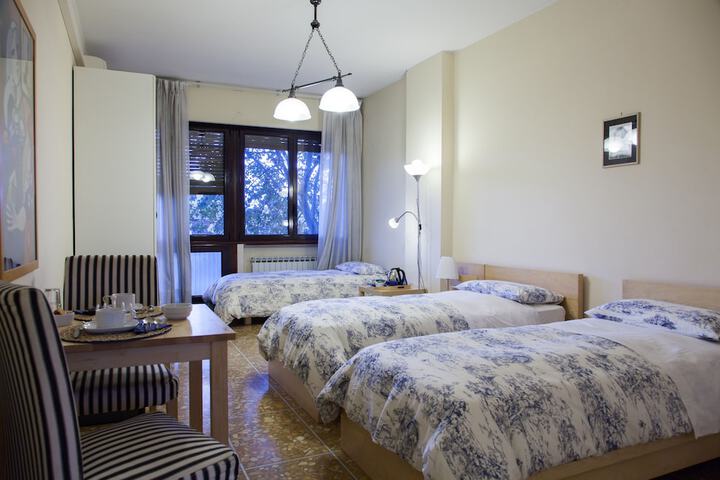 Room 6 of 35
