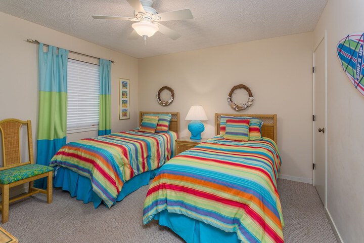 Room 4 of 79