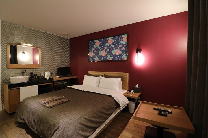 Room 3 of 29