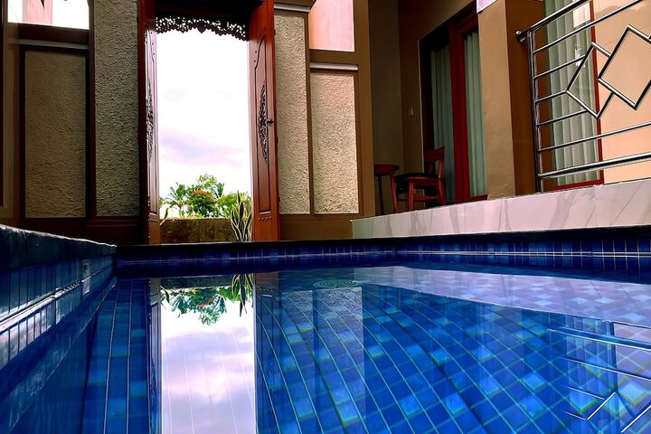 Pool 17 of 24