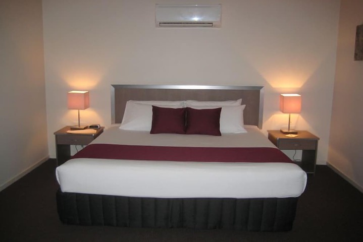Room 4 of 26