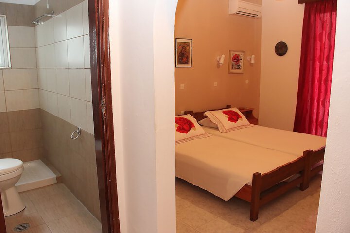 Room 5 of 66
