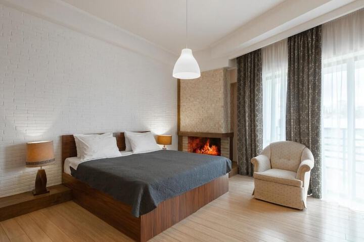 Room 9 of 50