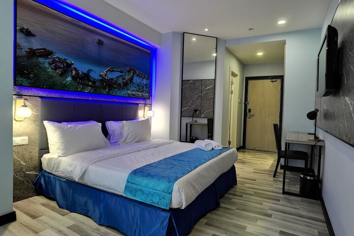 Room 14 of 60