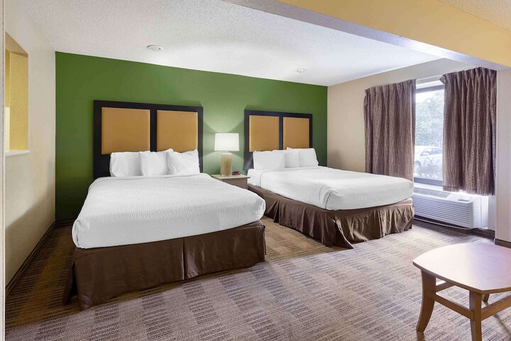 Deluxe 2 Double Beds (1 of 5)