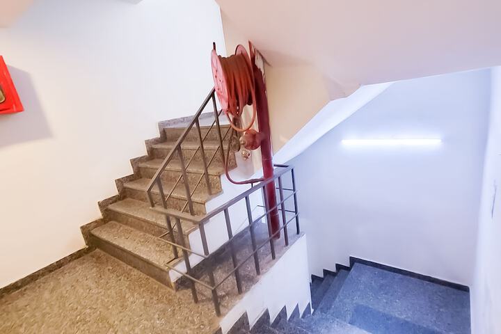 Room 8 of 18