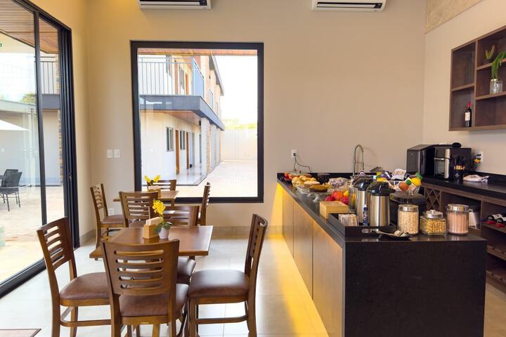 Breakfast/Coffee Service 27 of 33