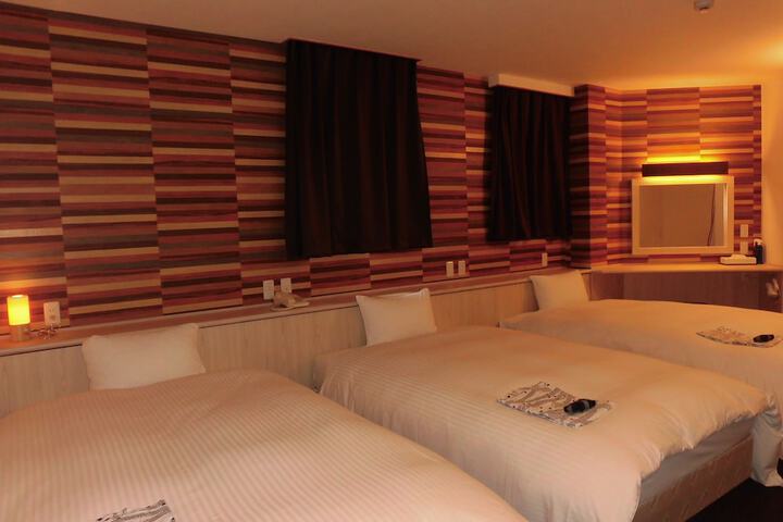 Room 4 of 61