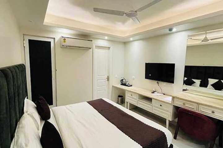 Room 14 of 22