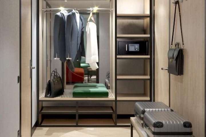 Room 11 of 35