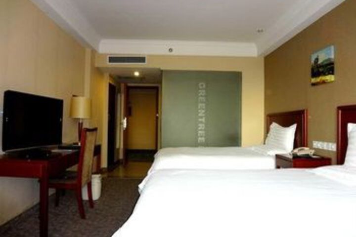Room 9 of 22