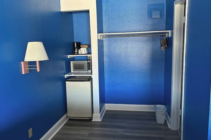 Room 22 of 42