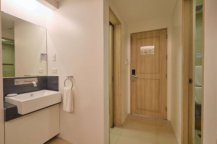 Room 19 of 56