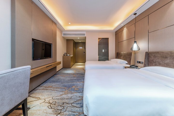 Room 26 of 83
