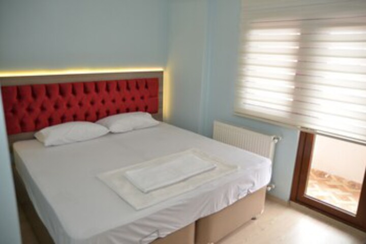 Room 16 of 25