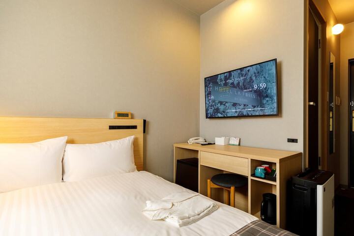 Room 10 of 43
