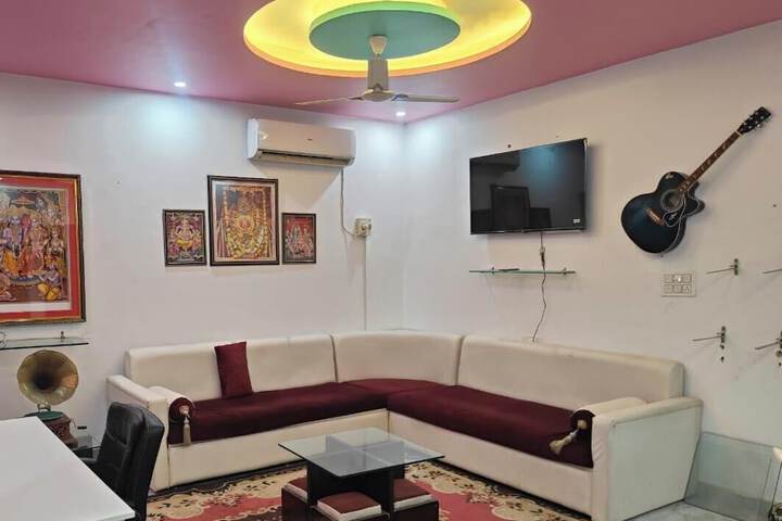Room 14 of 16