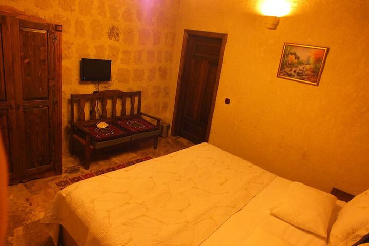 Room 5 of 40