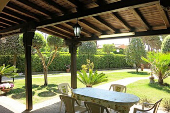 Terrace/Patio 13 of 14