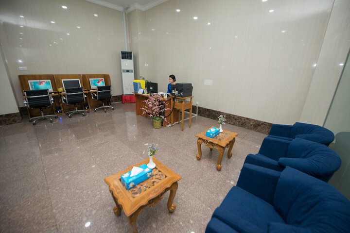 Entrance & Lobby