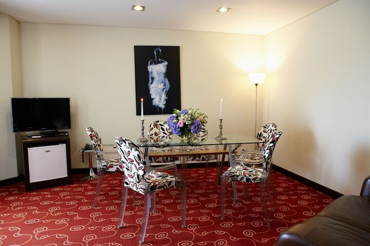 Room 13 of 42