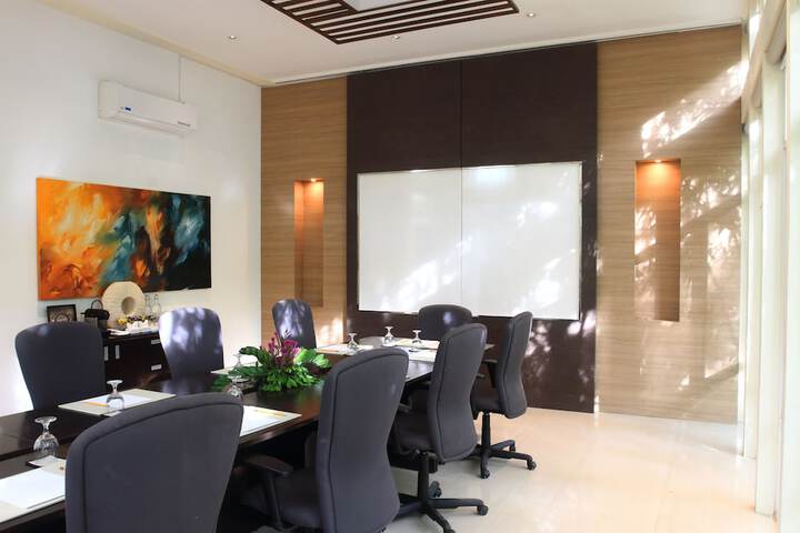 Business Center 147 of 183