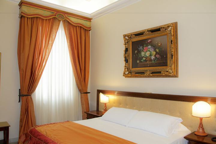 Room 25 of 107