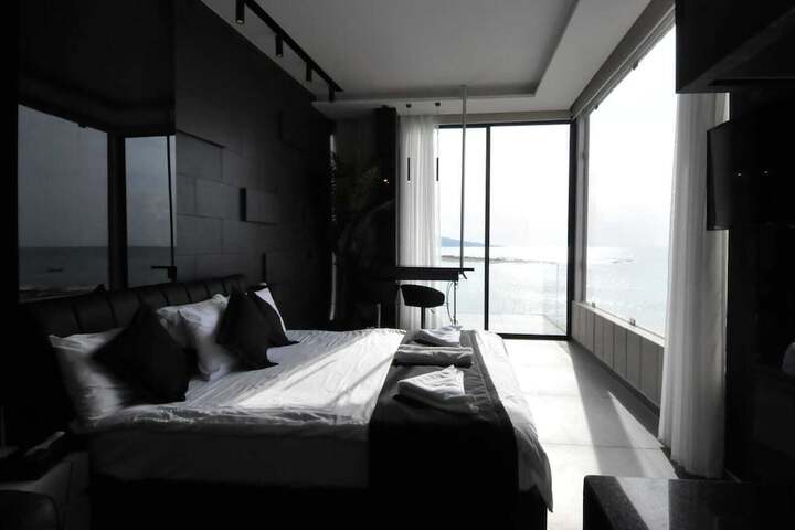 Room 22 of 36