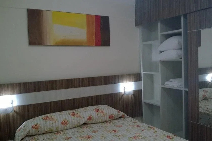 Room 3 of 27