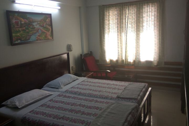 Room 5 of 13