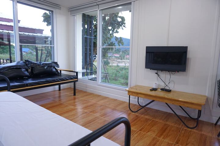 Room 32 of 62