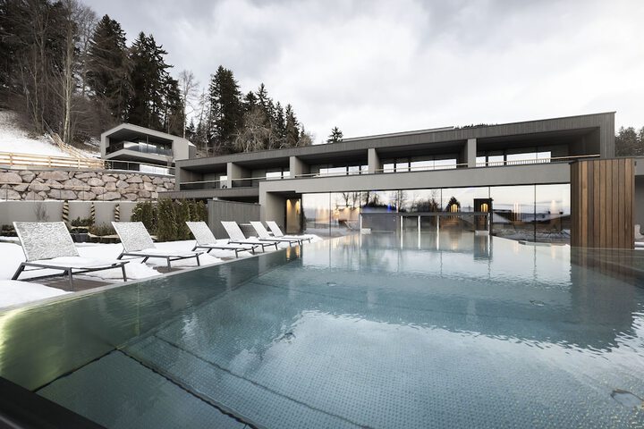 Pool 64 of 104