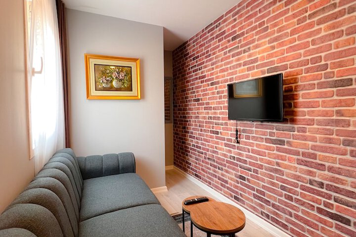 Room 16 of 22
