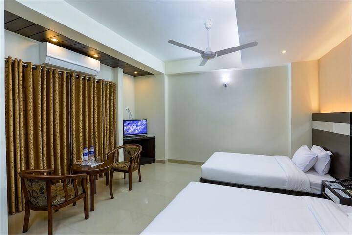 Room 12 of 42