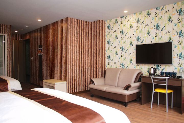 Room 29 of 65