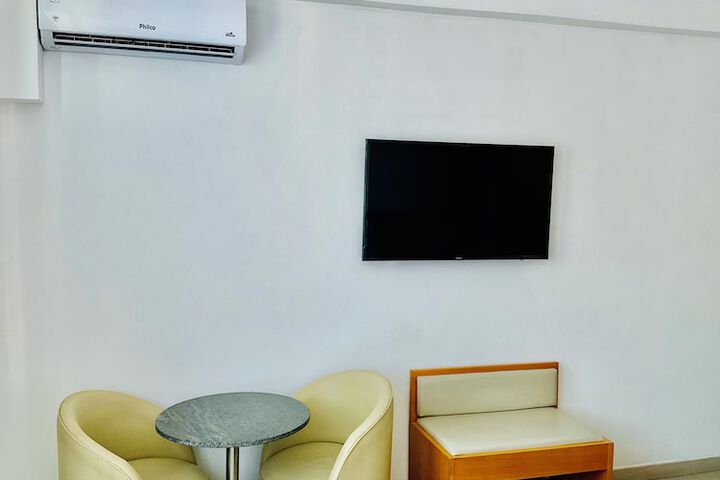 Room 18 of 43