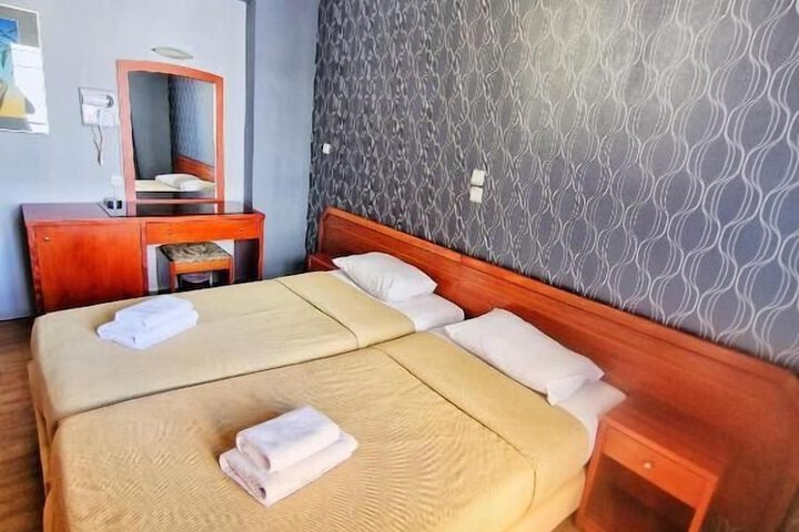 Room 14 of 32