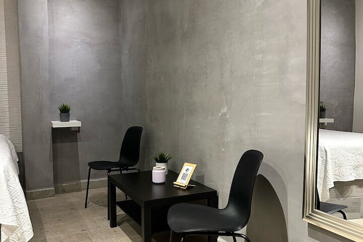 Room 46 of 85