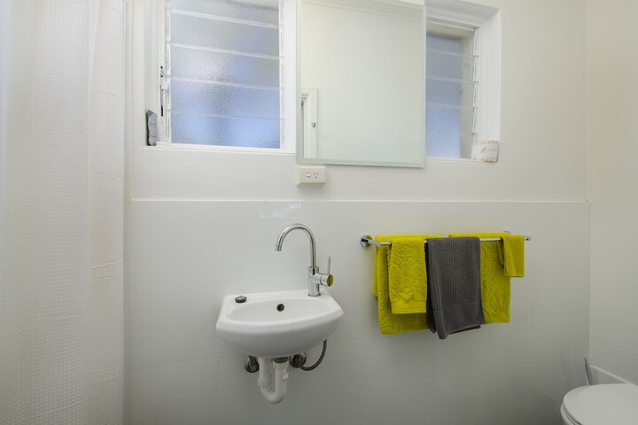 Room 10 of 18